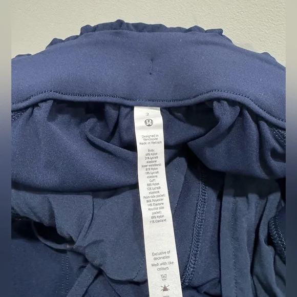 Like New! Lululemon Stretch HR Jogger *Full Length - Picture 4 of 7